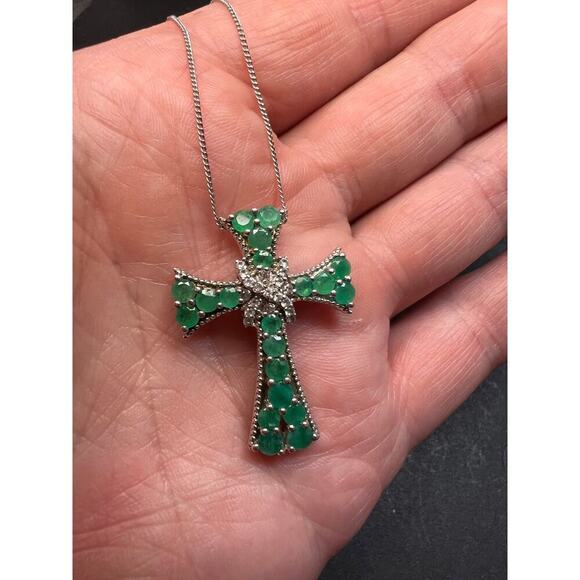 Emerald and zircon sterling silver cross pendant with 20 inch chain - Picture 3 of 12